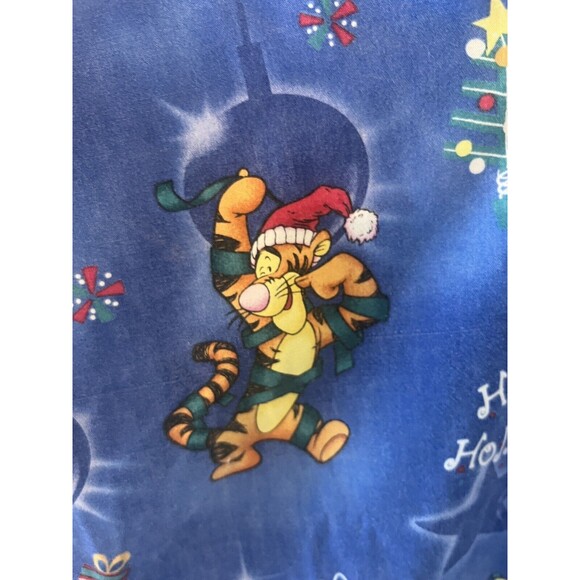 Disney Winnie The Pooh Tigger Christmas Scrub Top Womens V-Neck Pockets Medium - Picture 4 of 8